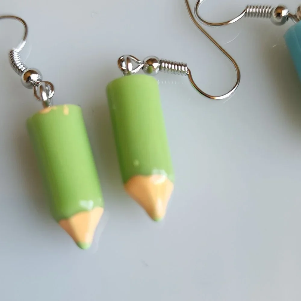 Set of 2 blue & green colored‎ pencil novelty earrings